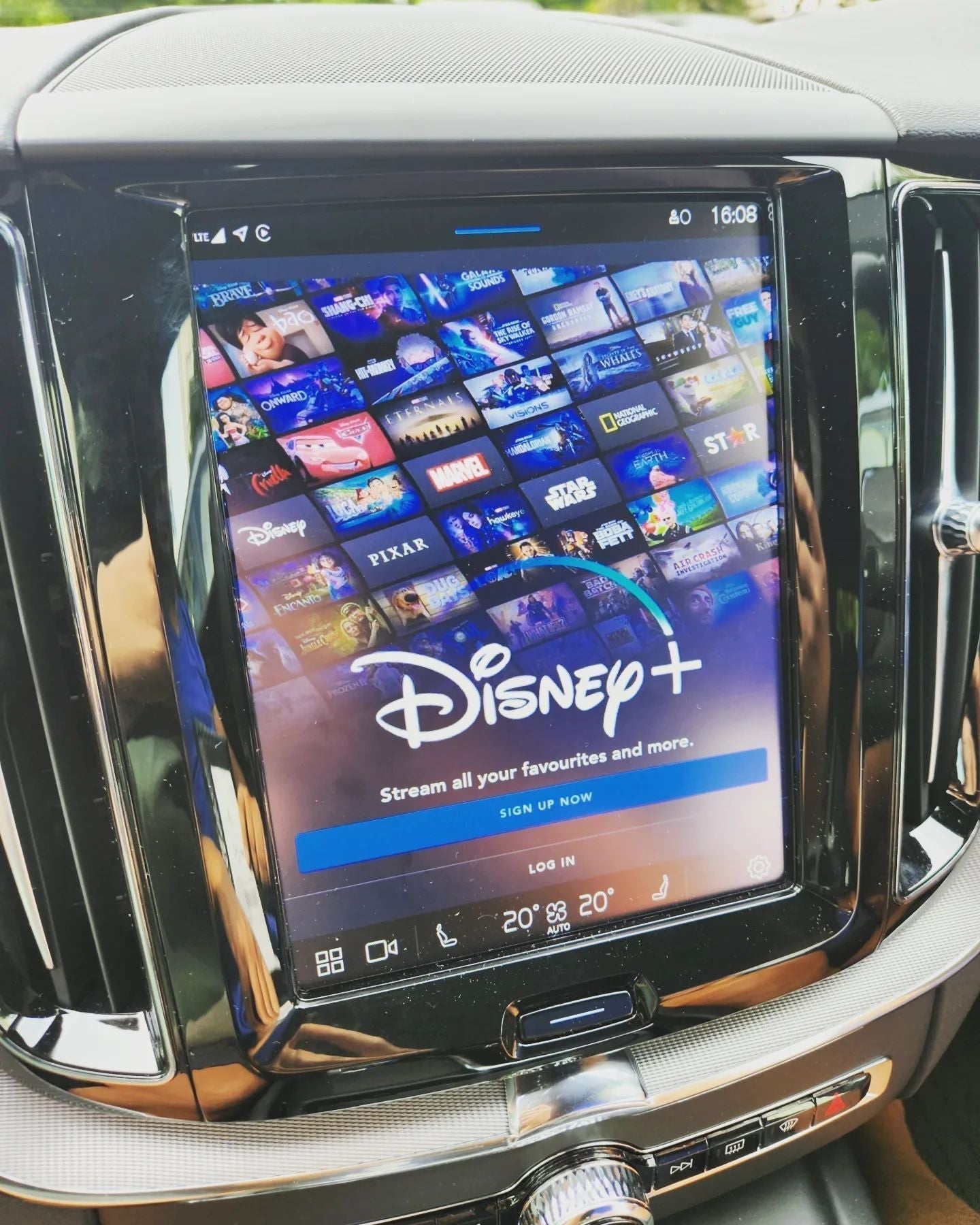 Youtube & Netflix AI-Box für Volvo